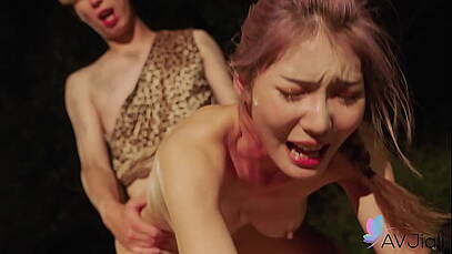 แอบนัดเมียเพื่อนสาวจีนขี้เงี่ยนมาเย็ดที่สวนนอกบ้านยามราตรีครับ